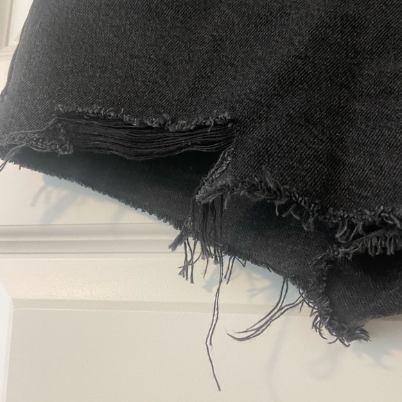 Levi’s 501 distressed black denim shorts - women’s size 25 NWOT - Picture 3 of 7